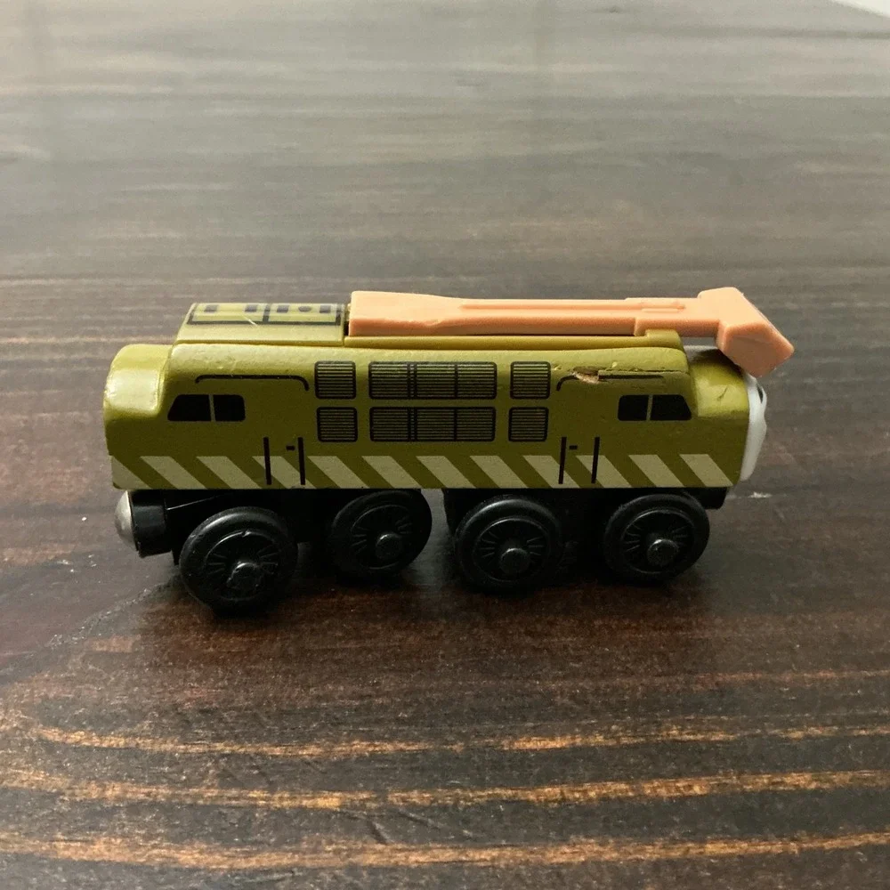 Thomas & Friends Wooden Railway Diesel 10 Engine with Movable‎ Claw LC99157 2010